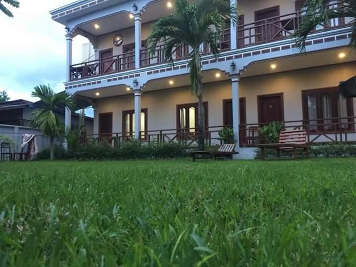 Mama Leurth Sunset Guesthouse Ban Dondét Dış mekan fotoğraf